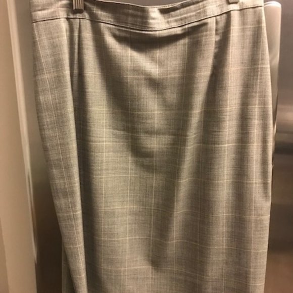 FELLINI Women's Suit (purchased in Rome) - Picture 3 of 3